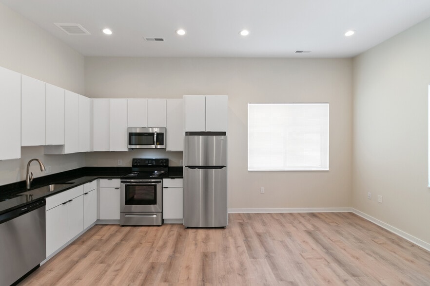 Avenue Eleven Apartments 333 E 11 Mile Rd Royal Oak MI 48067 Apartment Finder