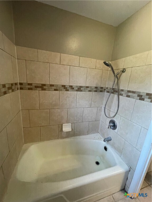 Building Photo - 4705 Dahlia Ln