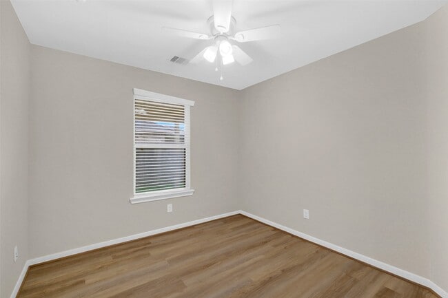 Building Photo - 10143 Rose Willow Ln
