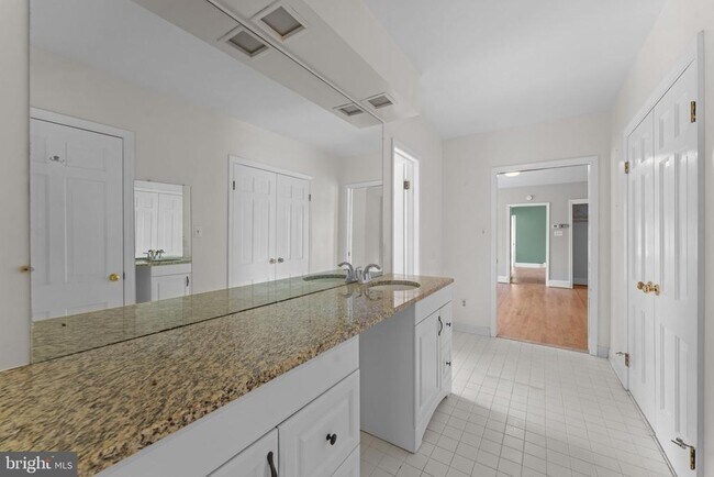 Building Photo - 901 Walker Rd