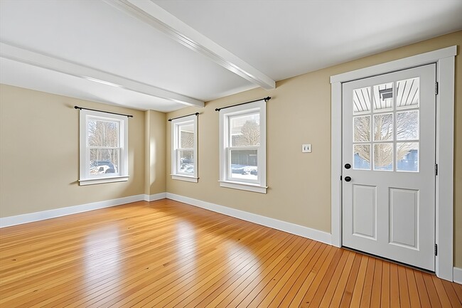 Building Photo - 268 Wood St