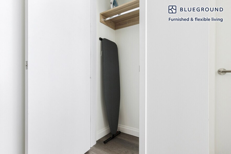 Building Photo - 1000 S Michigan Ave