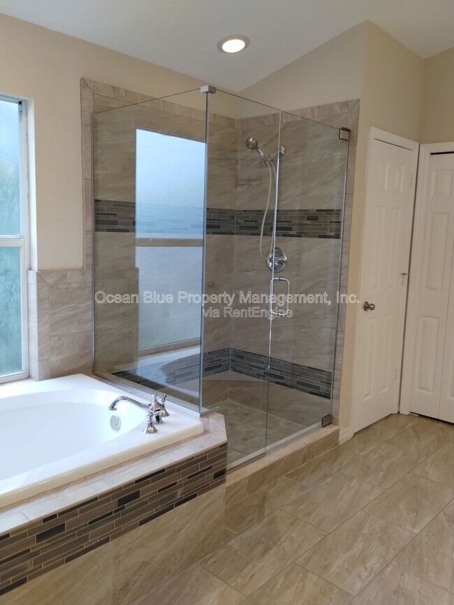 Building Photo - 27217 Breakers Dr