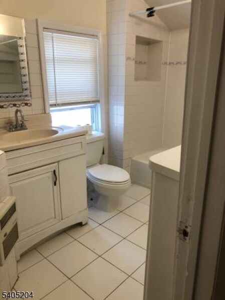 Building Photo - 117 3rd St