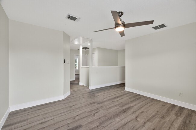 Building Photo - 918 Ivycroft Ln
