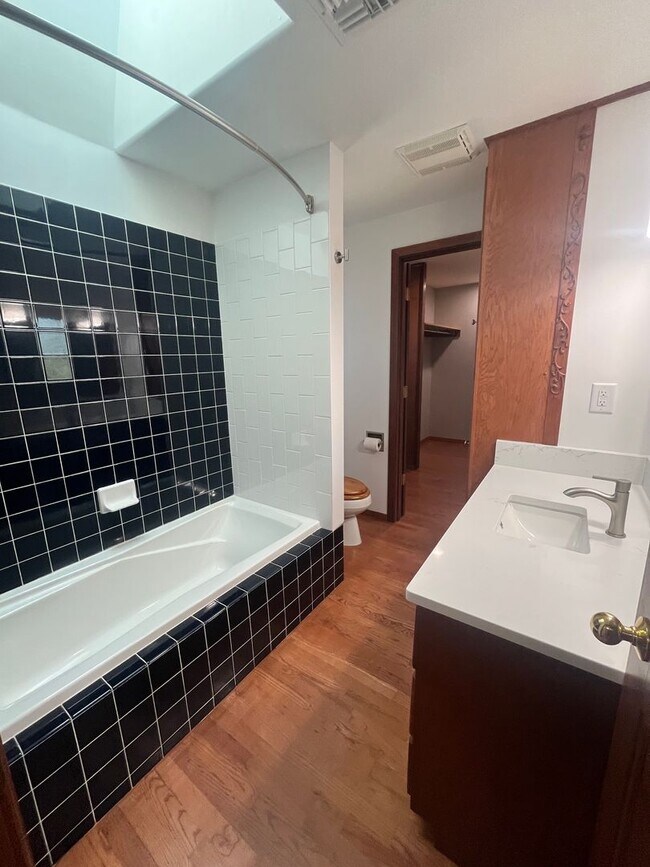 Building Photo - 5-Bedroom 2-Bathroom home in Coburg