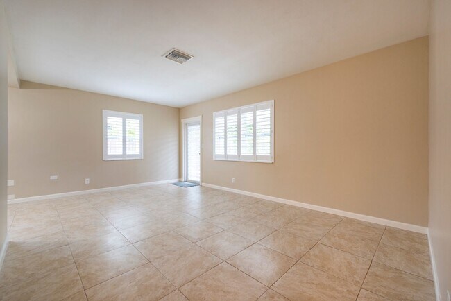 Building Photo - READY FOR A NEW TENANT - EXCELLENT PRIVATE PROPERTY IN SOUTH MIDDLE RIVER