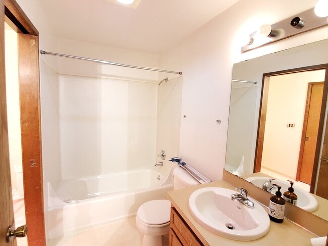 Building Photo - Hajek