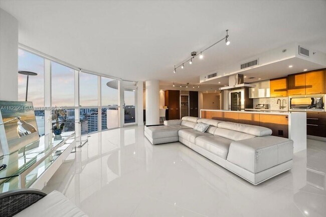 Building Photo - 6301 Collins Ave