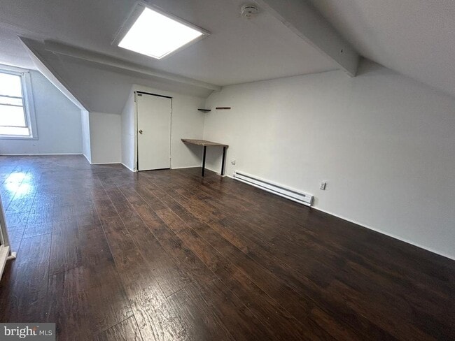 Building Photo - 250 Morris Ave
