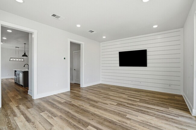 Building Photo - 3221 Forest Park Blvd