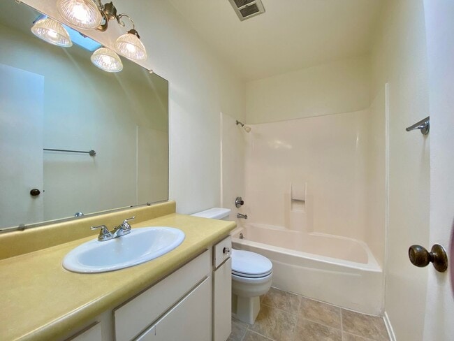 Building Photo - 3654 Summershore Ln
