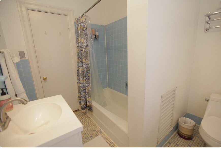 Building Photo - 3210 17th St NW