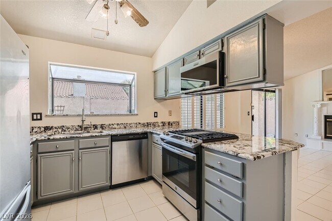 Building Photo - 1779 Yellowwood Dr
