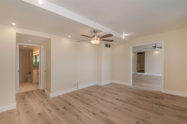 Building Photo - 1400 S Ocean Dr