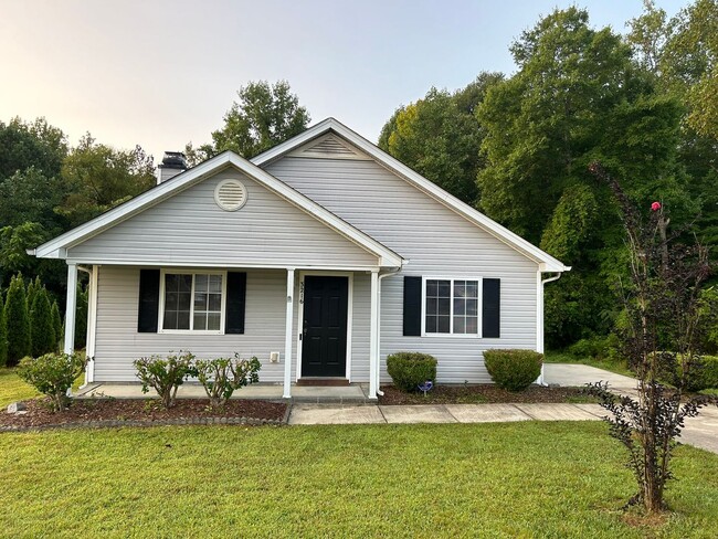 Building Photo - Reduced to $1395! 3 bed/2 bath home in Hig...