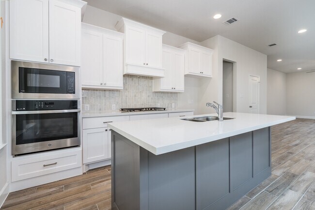 Building Photo - 30314 Ruby Frst Ct