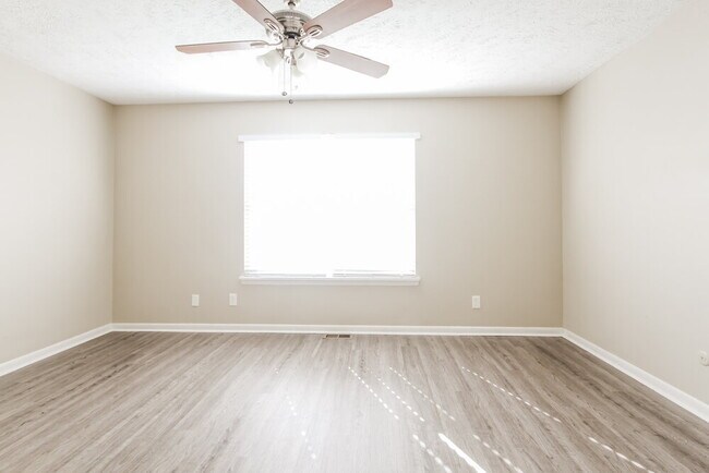 Building Photo - 819 Bitter Bark Ln