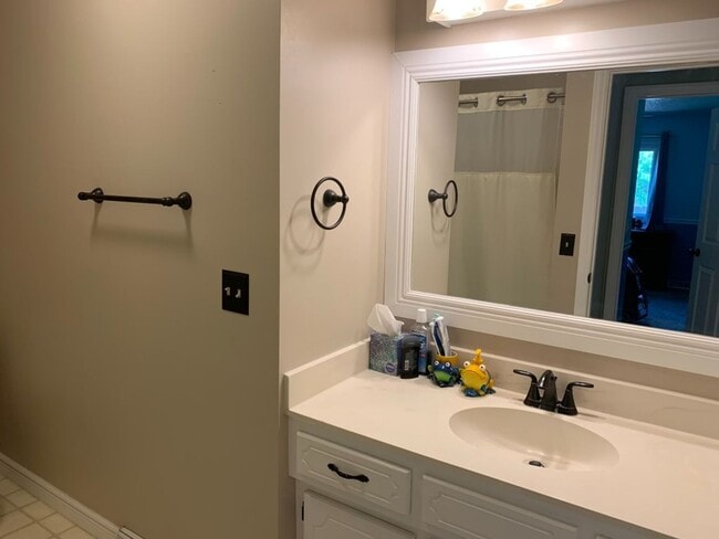 Building Photo - Home For Rent in Papillion