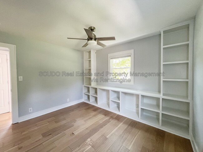 Building Photo - 5802 N Park Ave