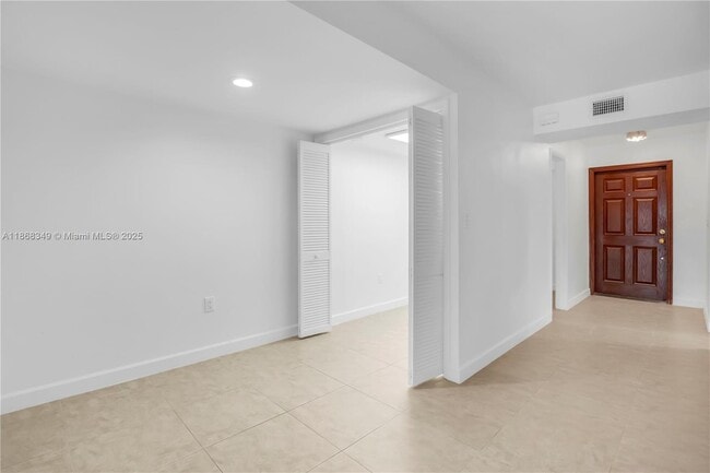 Building Photo - 3827 NE 166th St