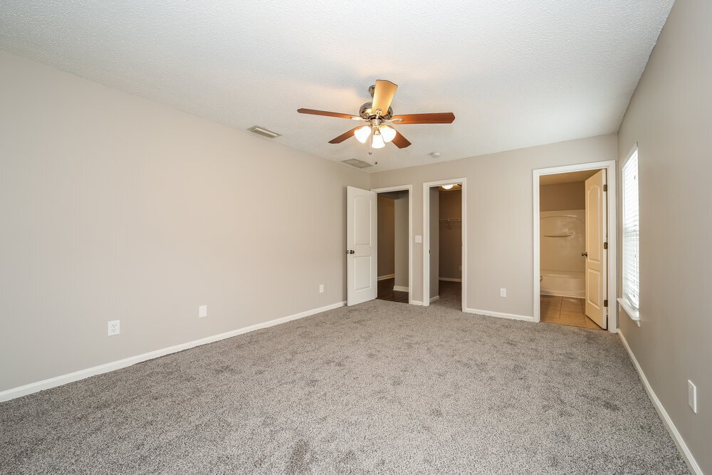 Building Photo - 440 Sanwick Dr