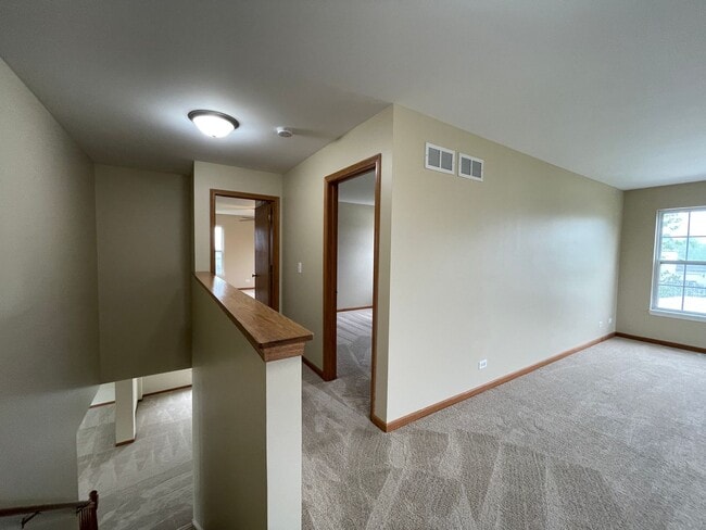 Building Photo - Single Family Home for Rent in Marengo! Available Mid August 2026!