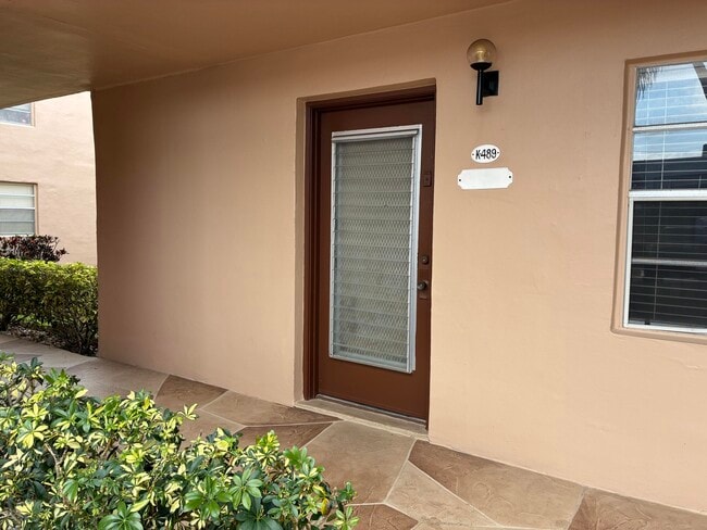 Building Photo - 489 Burgundy P