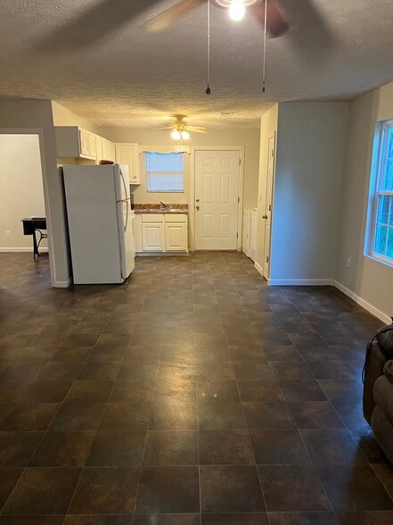 Building Photo - 1804 Droke Rd