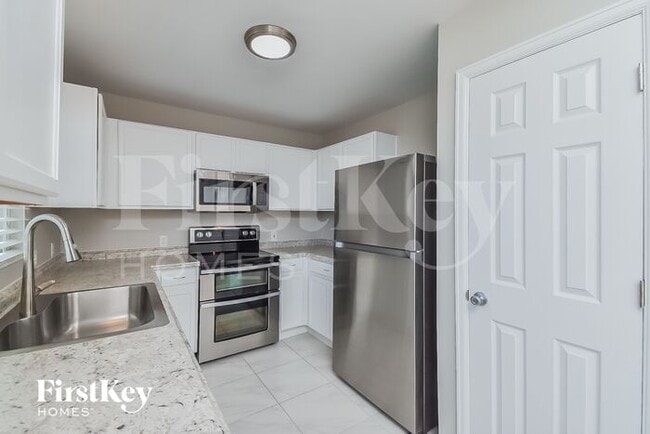 Building Photo - 5918 Vallecito Dr