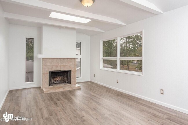 Building Photo - 2230 Candy Pl