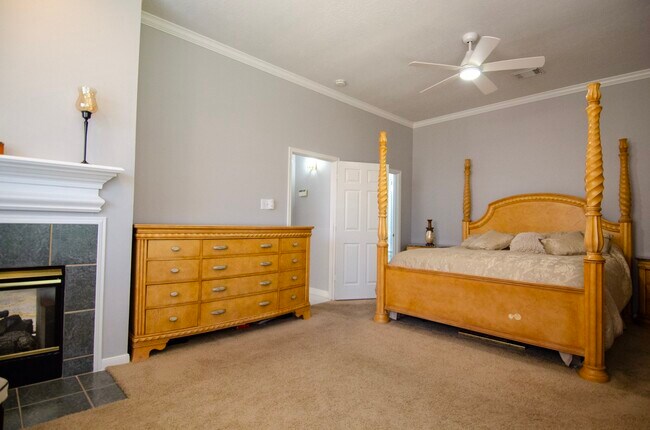 Building Photo - 1211 Campton Ct