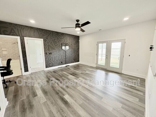 Building Photo - 211 Crooked Cedar Way