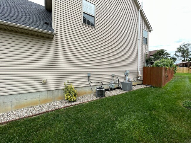 Building Photo - 10916 Collington Dr