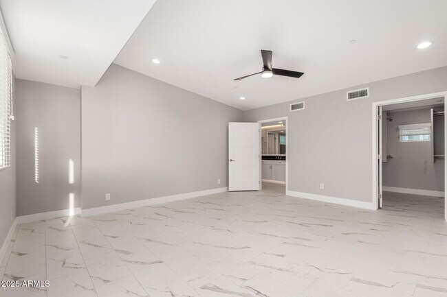 Building Photo - 4525 N 40th St