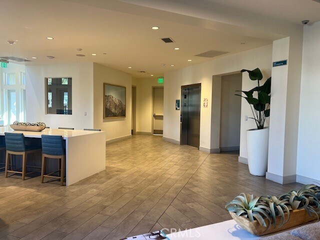 Building Photo - 11005 Skyglow Dr
