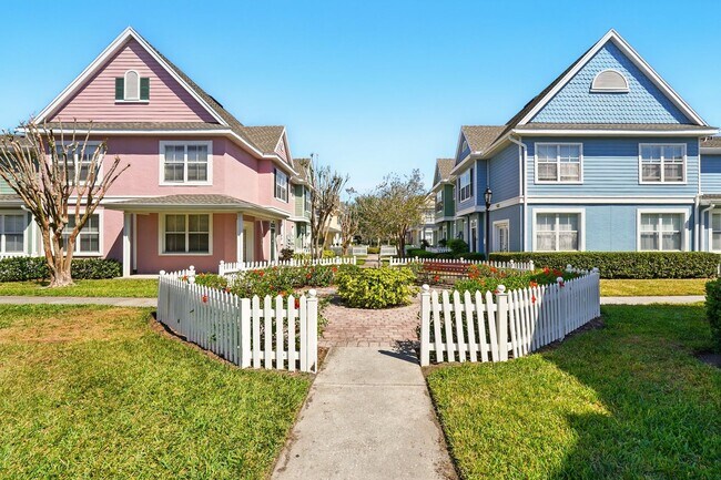 Building Photo - Charming and Spacious 4-Bedroom, 3-Bathroom Fully Furnished Townhome  in the Sought-After Venetia...