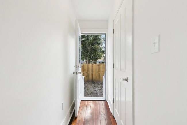 Building Photo - 2318 St Andrew St