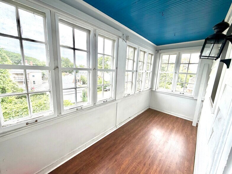 Enclosed Porch - 37 Leach St