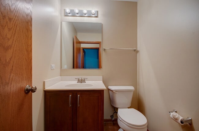 Building Photo - 520 Frieh Dr