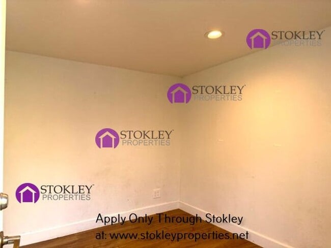 Building Photo - 231 Ivy Dr