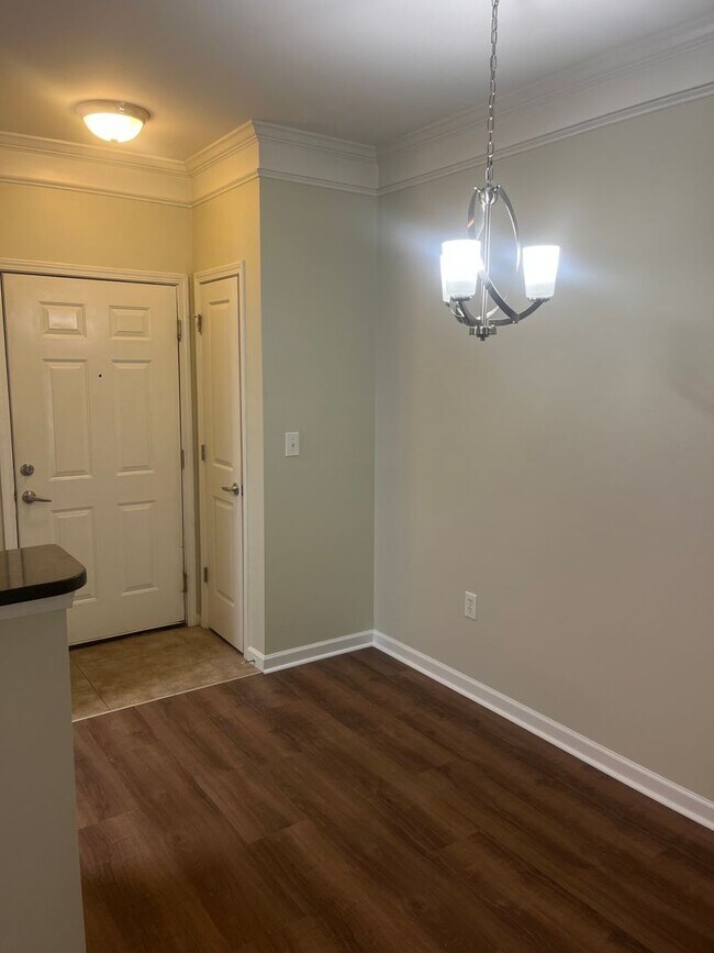 Building Photo - Available now. Beautiful, FULLY REMODELED 1 BR/1 BA Condo at the Regatta On James Island!