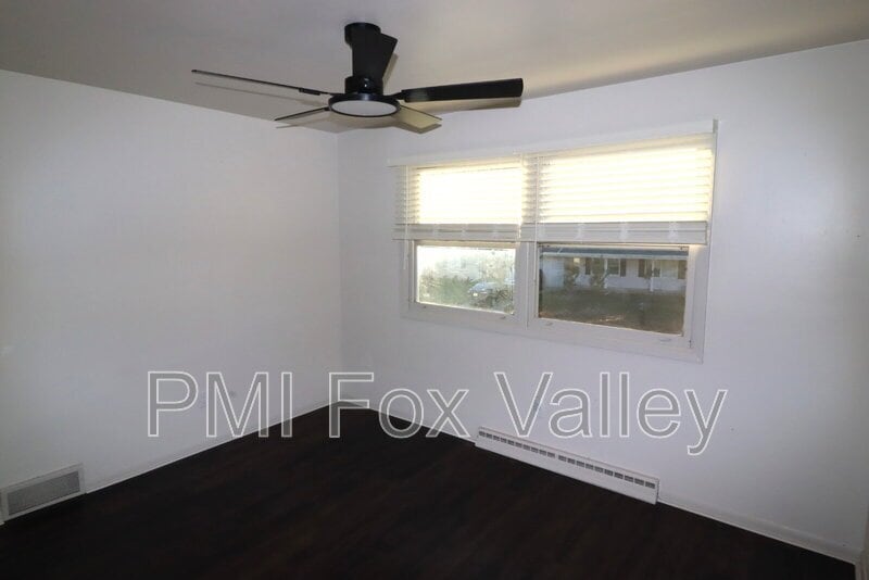 Building Photo - 800 N Hawthorne Dr