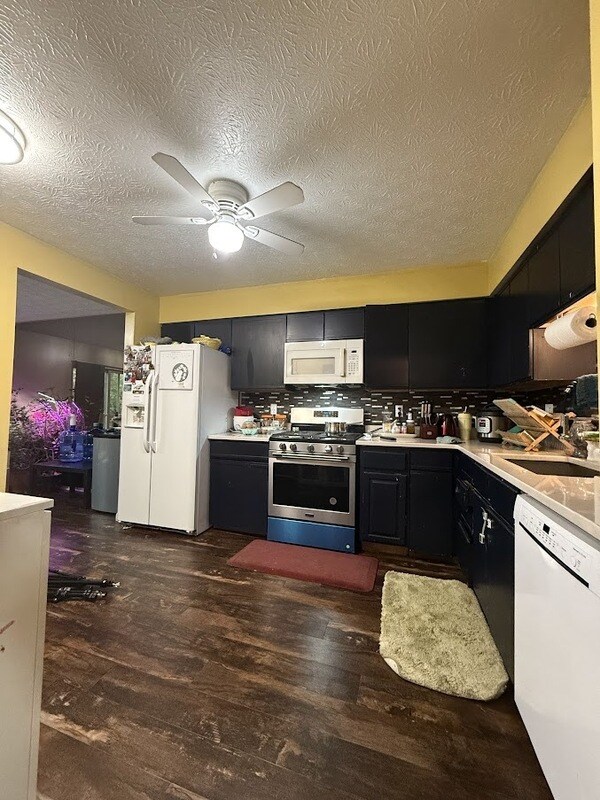 Building Photo - 9310 Hunters Creek Dr