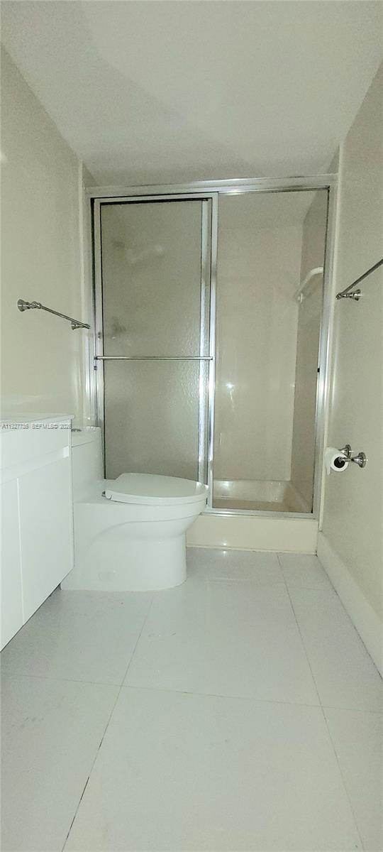 Building Photo - 2500 NE 135th St