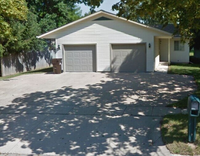 Building Photo - 1505 Colorado St