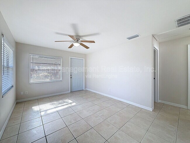 Building Photo - 470 93rd Ave N