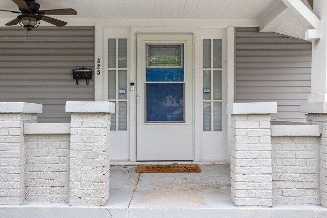 Building Photo - 325 N Bancroft St