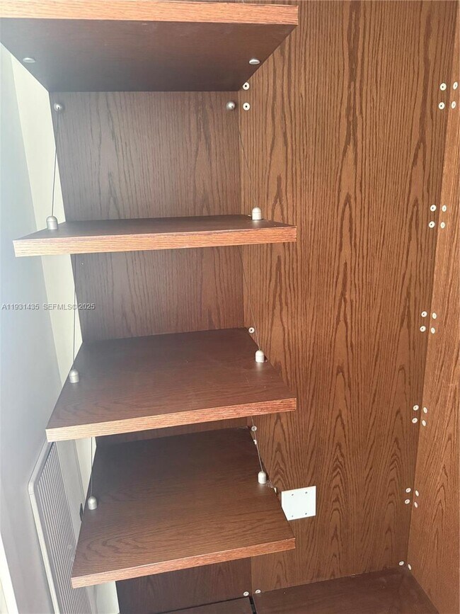 Building Photo - 450 Alton Rd