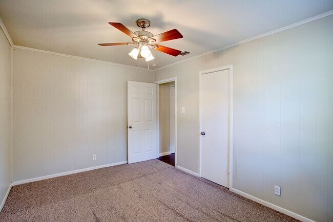 Building Photo - 3 Bedroom Arlington Park Home for Lease